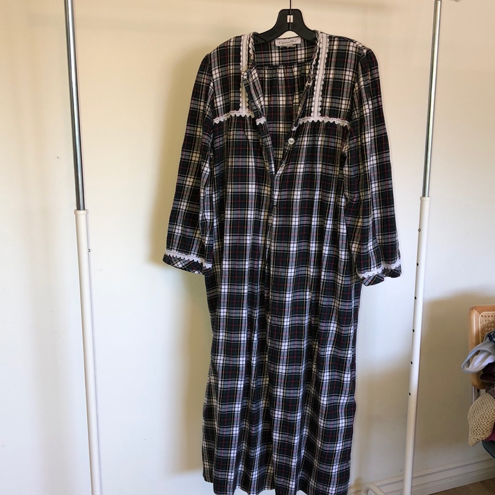 Vintage Dior sleepwear fits M-L